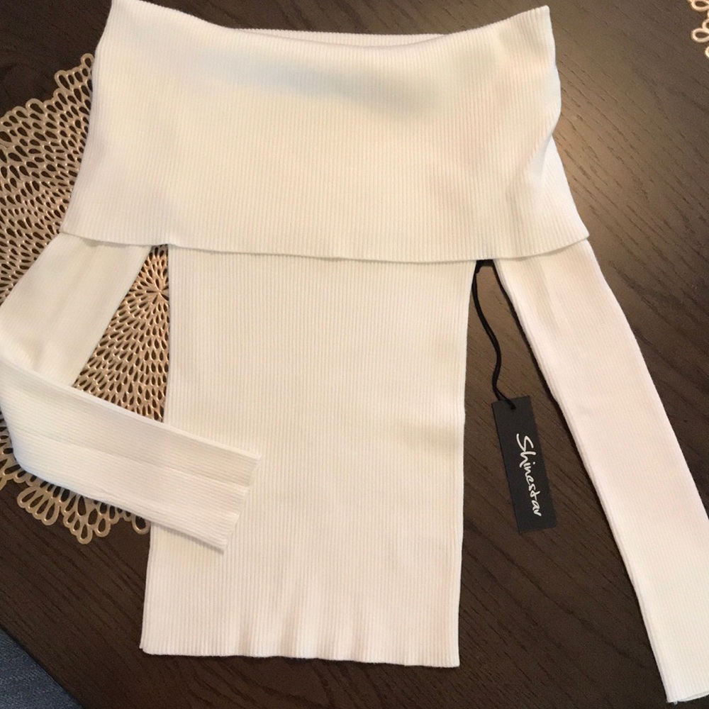 Off the shoulder ribbed knit top